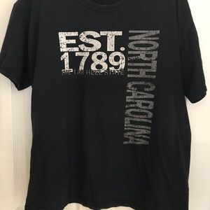 XL North Carolina EST.1789 t-shirt. GC